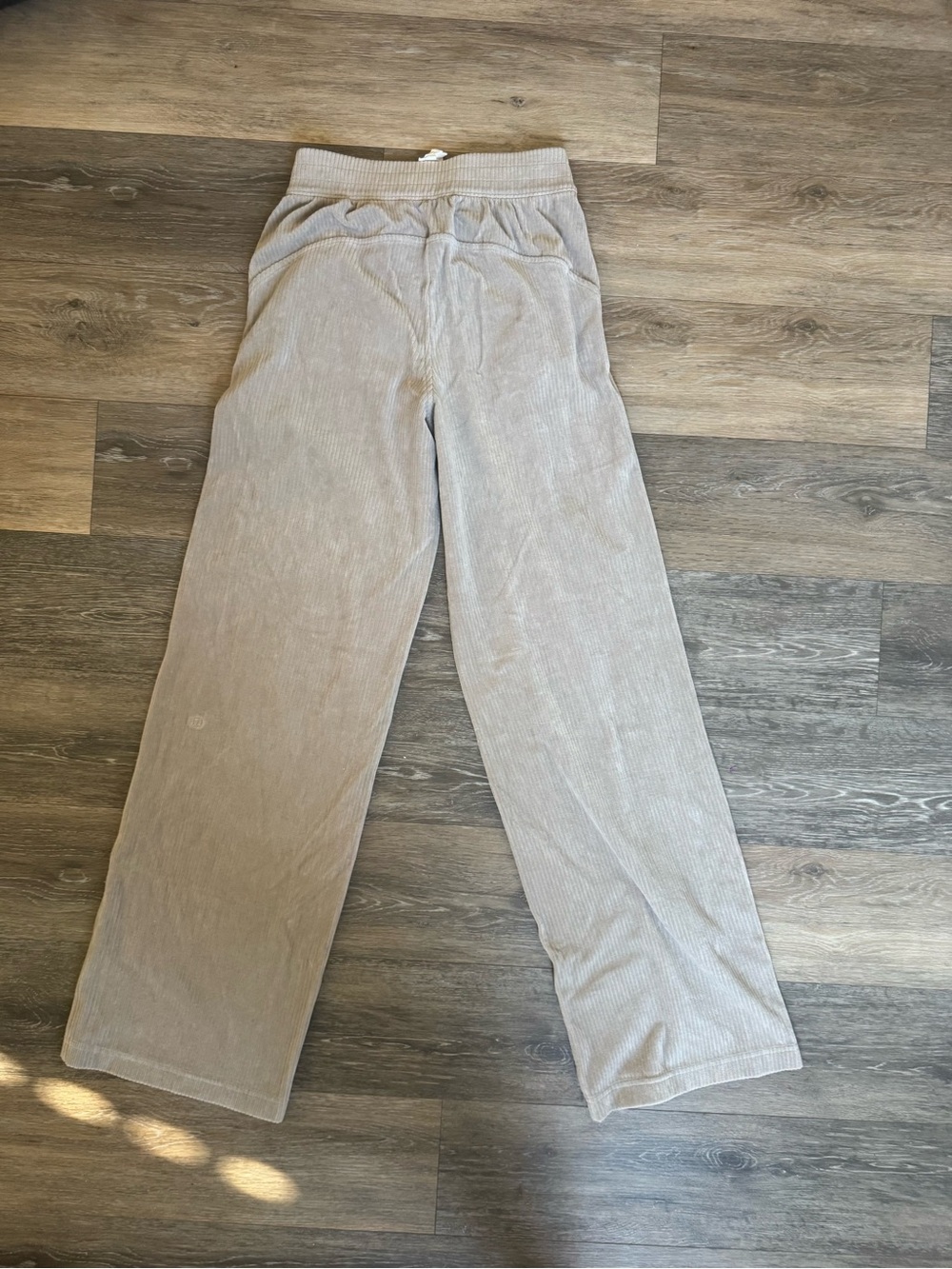 Lululemon Scuba Mid-rise wide-leg pants velvet cord - Picture 5 of 6